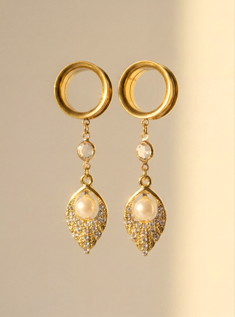 Boucles d'oreilles dorées avec perle nacrée, strass scintillants, design élégant, parfaites pour mariage ou occasions spéciales, SKU: 6mm