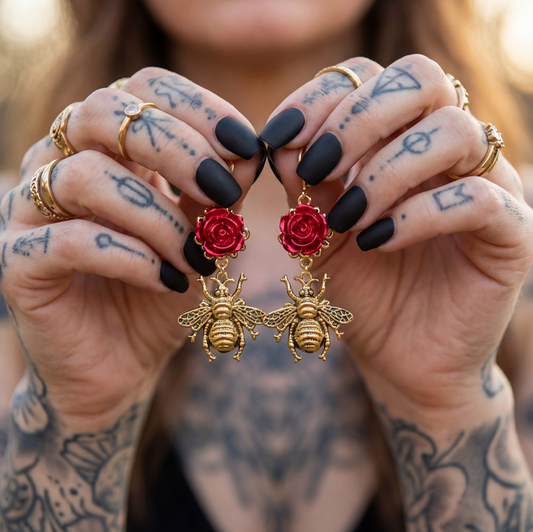 Boucles d'oreilles dorées abeille rose fleur élégantes