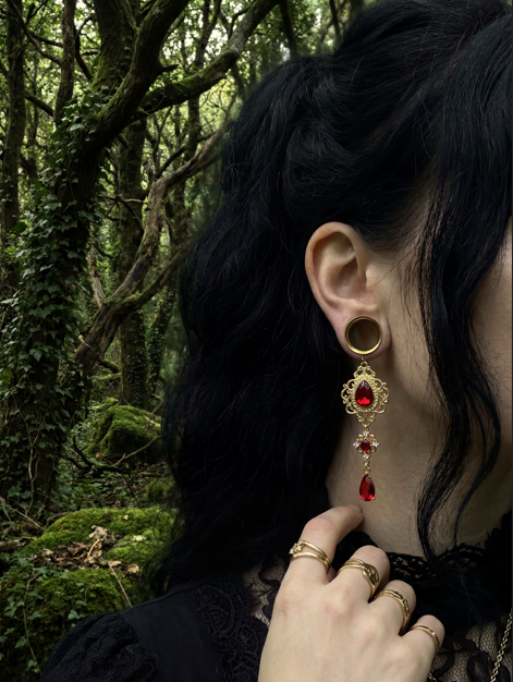 LULA - Gothic Ruby Red Baroque Plugs 6mm to 38mm