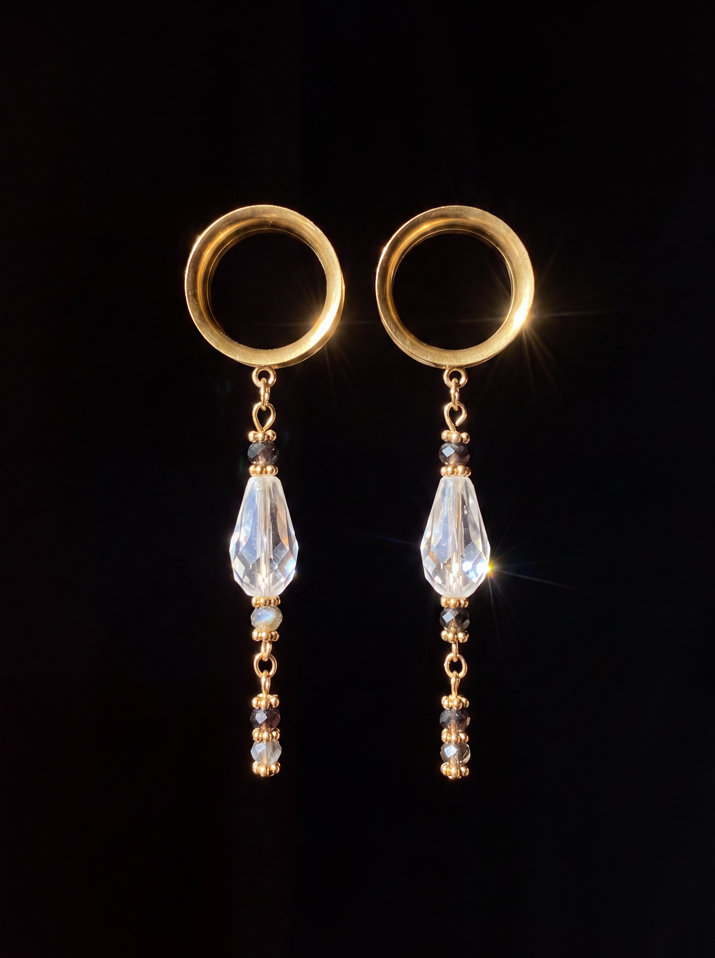 ISAURE - écarteurs dorés cristal de roche & nacre noire 6mm à 38mm