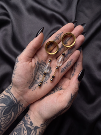 ISAURE - écarteurs dorés cristal de roche & nacre noire 6mm à 38mm