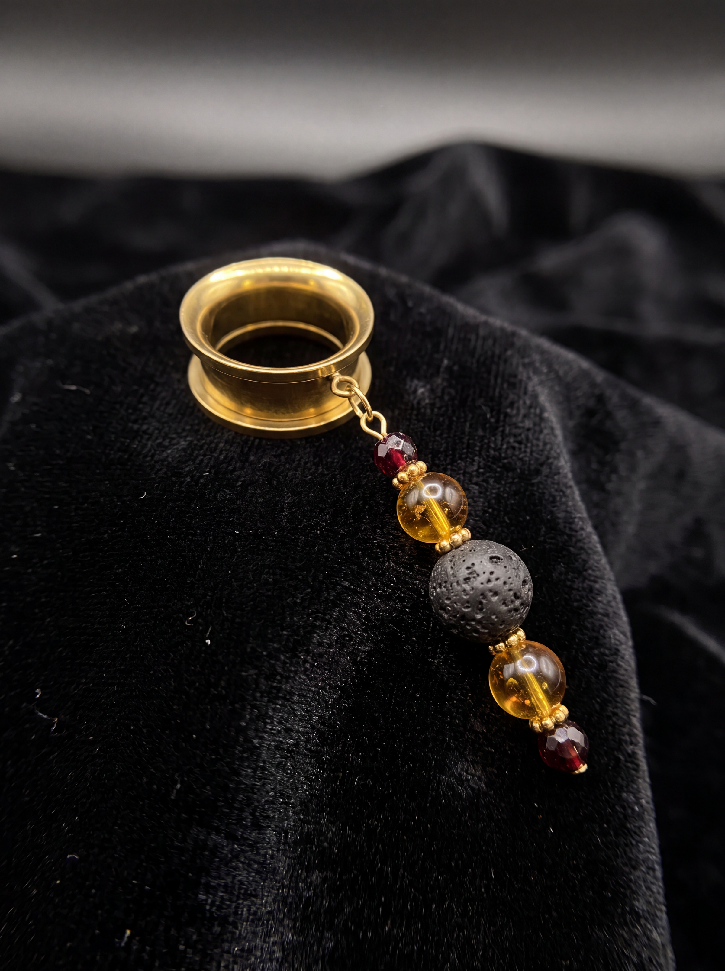 IGRAINE - écarteurs dorés ambre, grenats, et pierres de lave 6mm à 38mm