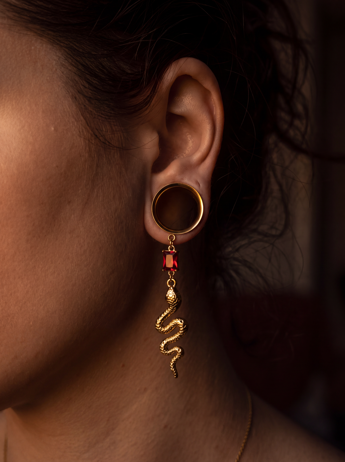 KAREN - écarteurs serpent rouge effet rubis doré pendants 6mm à 38mm