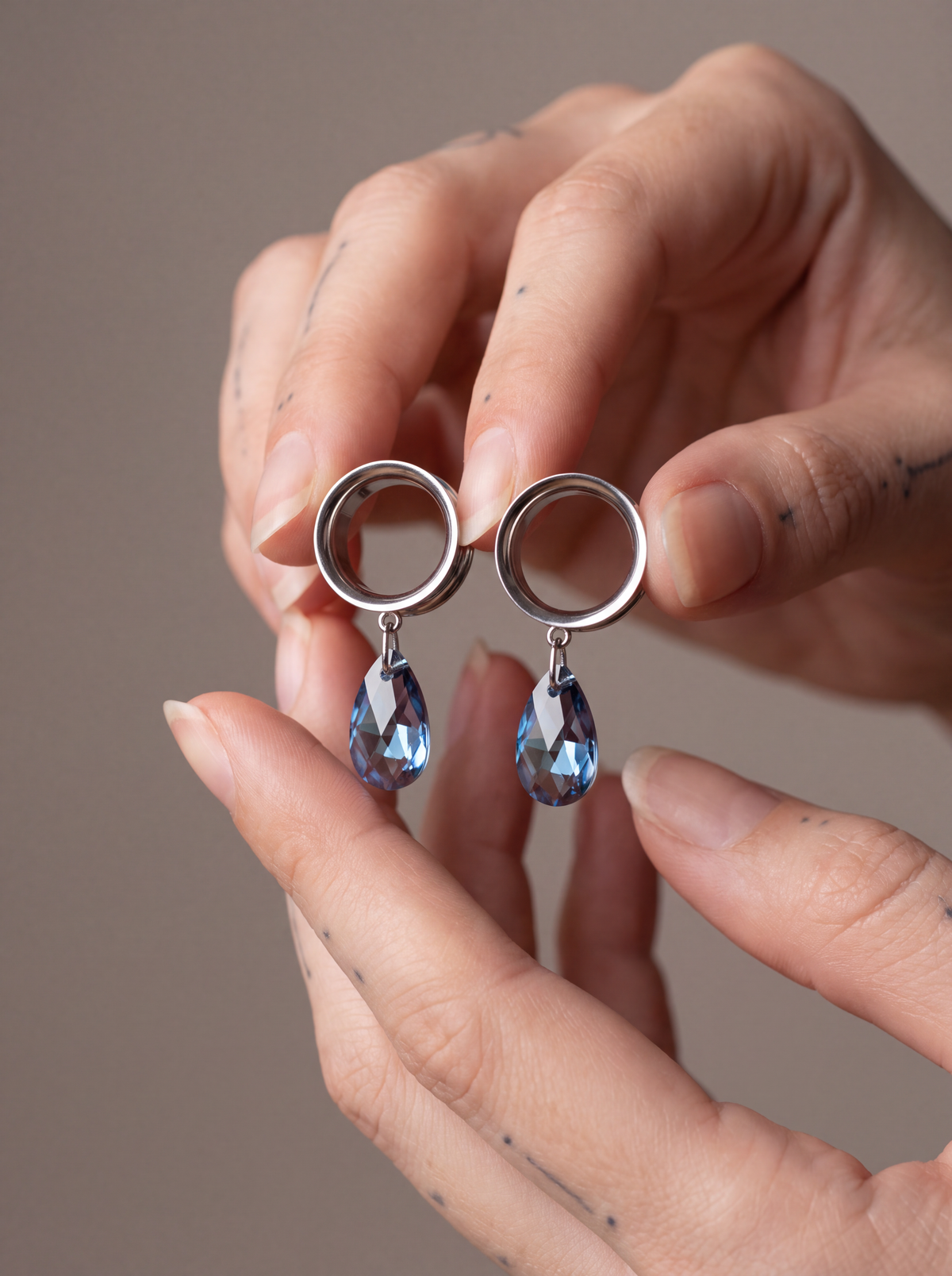 OLYMPIA - écarteurs argent goutte Swarovski Bleu