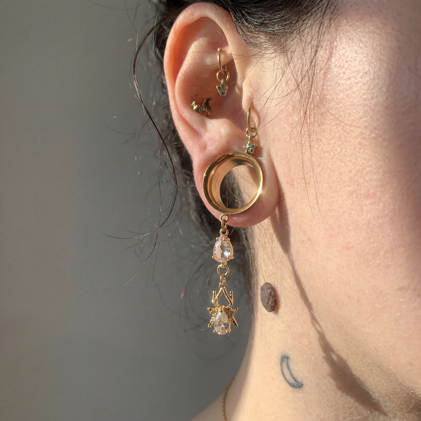 MARA - chic diamond spider gold ear tunnels 6mm to 38mm