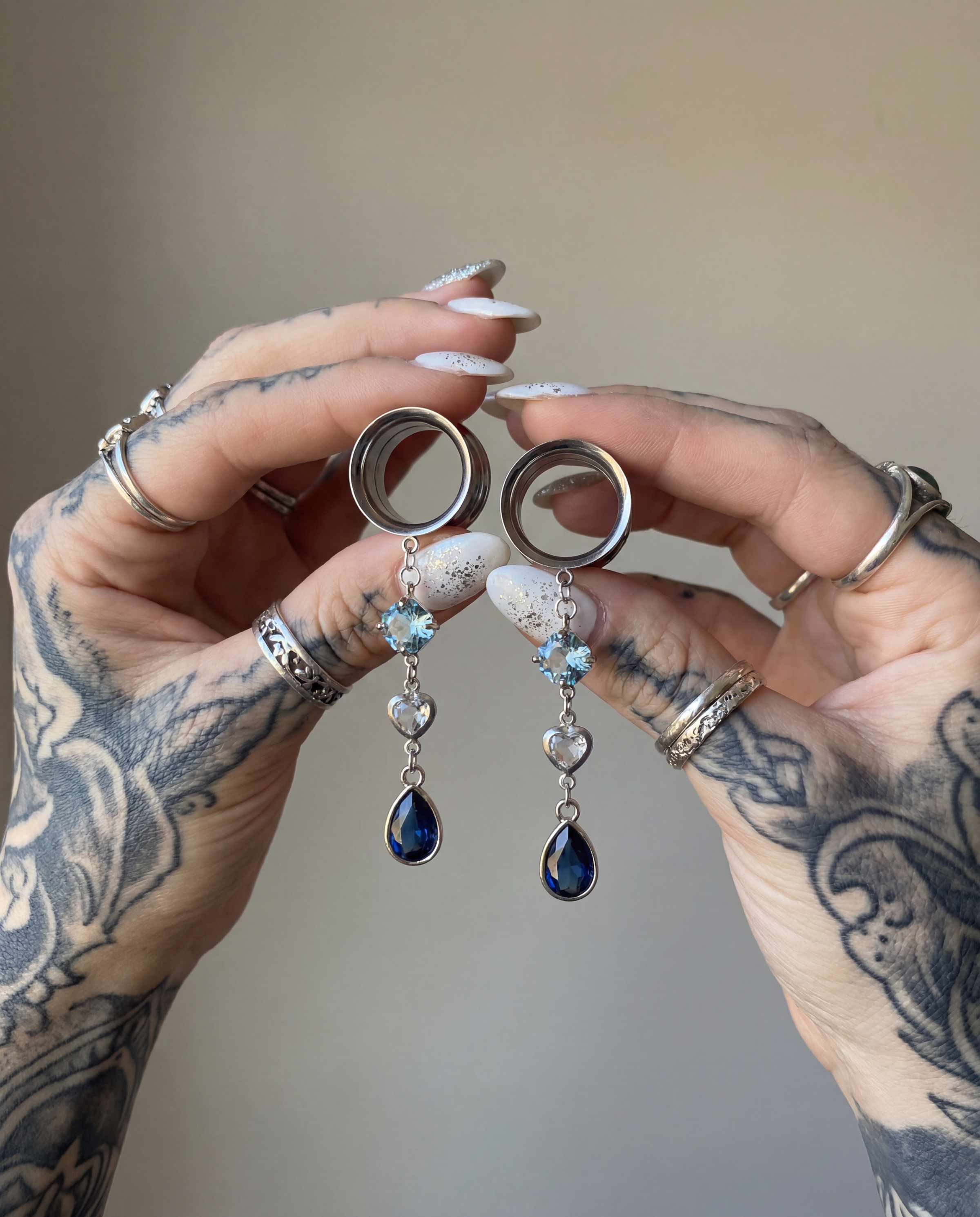 OLIVIA - Barocke Stacheldraht-Poison-Ohr-Tunnel 6mm bis 38mm